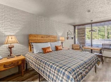 Stonegate Lodge King Bed Wifi Roku Tv Salt Water Pool Room #203 Юрика Спрингс Экстерьер фото